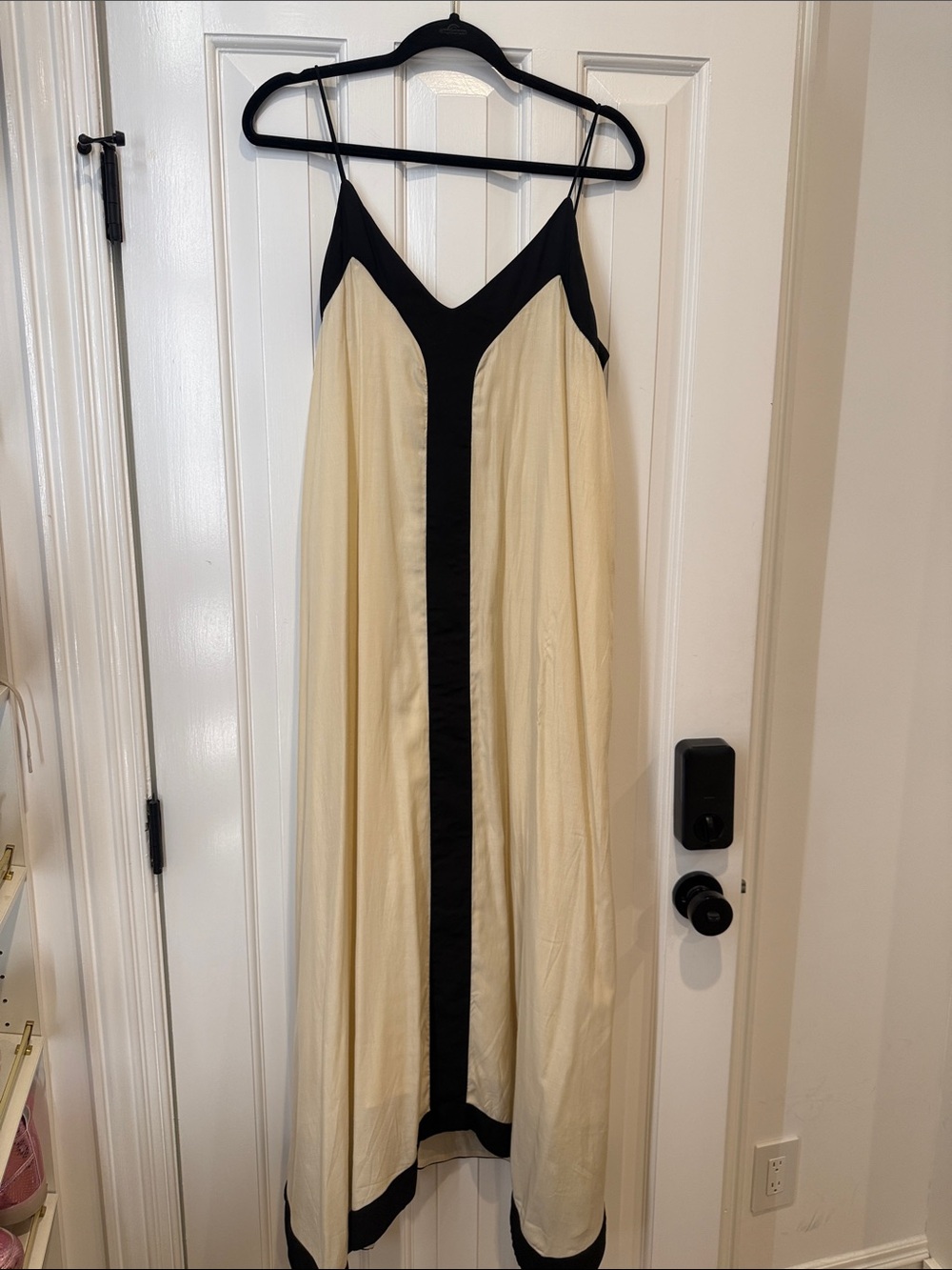 Minimal Sleeveless V-Neck Black and Cream Maxi Dress size medium